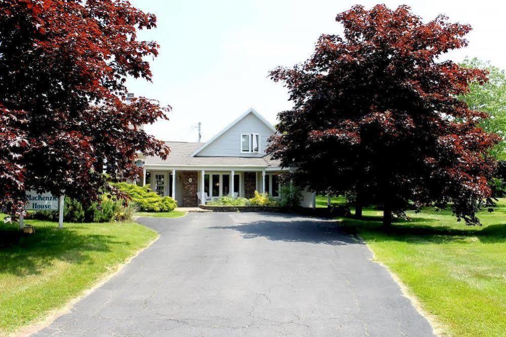 Mackenzie House B&B By Elevate Rooms Port Hawkesbury Kültér fotó